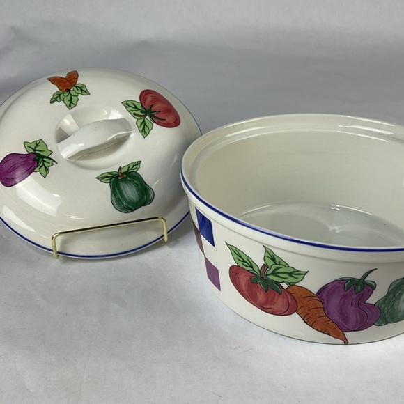 Verdura Hand Painted Veggie Motif Casserole Dish - Picture 3 of 16